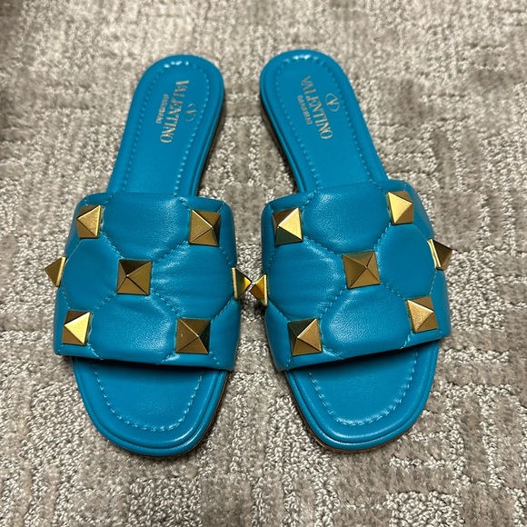 Roman stud flat - Picture 1 of 6